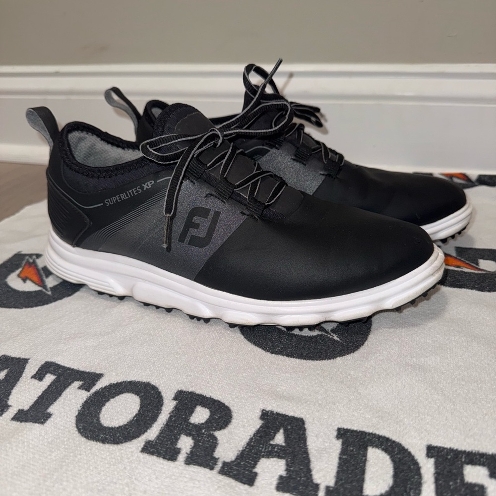 FootJoy SuperLites XP Black and Gray Athletic Shoes 8M